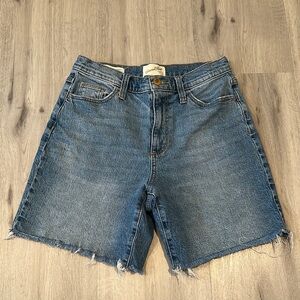 UNIVERSAL THREAD women's high rise vintage straight denim jean shorts 4R